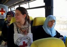 أهالى أسرى يتجهون لزيارة أبناءهم داخل سجون الاحتلال الاسرائيلي