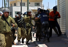 جنود الاحتلال يعتدون على صحفيون خلال تأدية عملهم