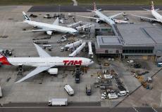 الطائرة الكينية التي سقط منها الرجل