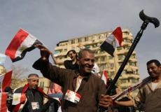 حشد من المواطنين المصريين قرب مركز اقتراع في انتخابات الرئاسة