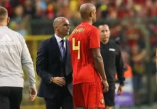 كومباني أثناء مغادرته الملعب