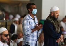 الصلاة بالكمامة