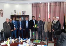 الأقصى وشركة الاتصالات يوقعان اتفاقية تعاون