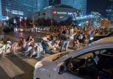مستوطنون يتظاهرون ضد حكومة نتنياهو في تل ابيب