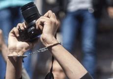 التجمع الإعلامي الديمقراطي يدعو  لوقف الهجمة ضد الصحفيين بغزة - توضيحية