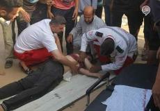 والد طفل جريح يناشد وزير الصحة علاج ابنه في الخارج 