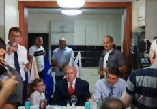 بنيامين نتنياهو رئيس الحكومة الإٍسرائيلية في غلاف غزة يوجه رسائل إلى حماس