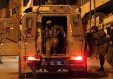 الاحتلال يقتحم الضفة ويعتقل فلسطينيين