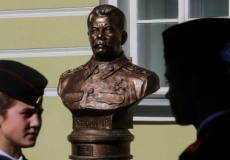 سلسلة من التماثيل النصفية لقادة العهد السوفيتي