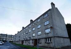 قال التقرير إن مساكن طالبي اللجوء تفتقر لأبسط شروط الحياة الصحية