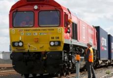 غادر القطار محطته في ستانفورد-لى-هوب بمقاطعة إسكس في طريقه إلى مقاطعة تشجيانغ شرقي الصين