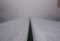 الثلوج أخفت معالم طريق رئيسي جنوبي البلاد وأجبرت السلطات على إغلاقه