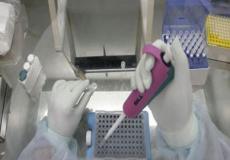 اعتقال طبيب بعد إصابة 90 شخصًا بـ"الإيدز" في باكستان