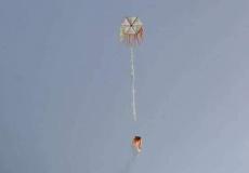 الطائرات الورقية سلاح جديد للمتظاهري في غزة