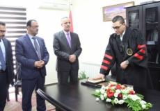 اليمين القانونية، أمام وزير العدل علي أبو دياك،