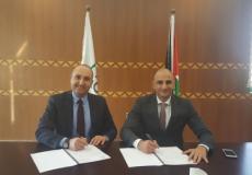 الاتصالات توقع اتفاقية