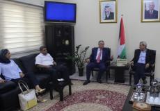 معسكر بيتي ما في عنف