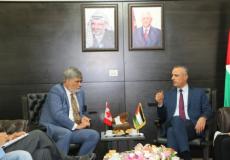 وزير العدل علي أبو دياك مع ممثل كندا لدى فلسطين