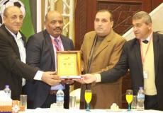 قدمت الجمعية درعاً تقديرياً لمجلس إدارة الملتقى