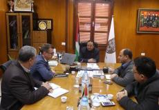 رئيس بلدية غزة يطلع مدير " أوتشا " على الأوضاع في المدينة