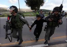 جنود الاحتلال الاسرائيلي يعتقلون طفلا فلسطينياً من مدن الضفة الغربية