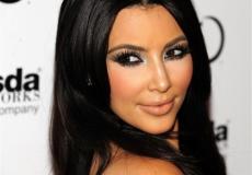 حذاء كيم كاردشيان من الذهب الخالص