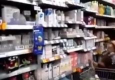 إيرلنديون يزيلون البضائع الإسرائيلية