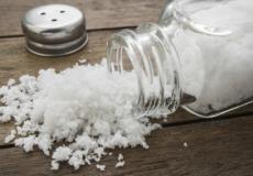 مخاطر تناول الملح