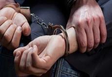 القاء القبض على شخص 