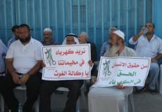 لاجئون يغلقون مقر الاونروا بغزة