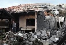 آثار سقوط صاروخ على منزل في سديروت - ارشيفية