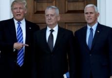 الرئيس الأمريكي المنتخب دونالد ترامب وميت رومني المرشح لتولي حقيبة الخارجية والجنرال المتقاعد جايمس ماتيس المرشح لحقيبة الدفاع