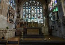 مقبرة الكاتب البريطاني وليام سكشبير في كنيسة الثالوث الأقدس