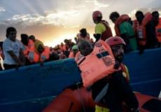 نجحت فرق الإنقاذ التابعة لخفر السواحل الإيطالية في إنقاذ الآلاف من اللاجئين في مياه المتوسط في يوم واحد فقط
