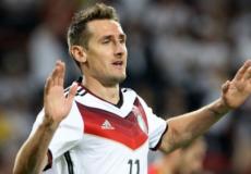 ميروسلاف كلوزه سجل 16 هدفا في أربع مشاركات بكأس العالم.