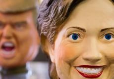 تمثال لكلينتون وترامب