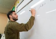 الجنود الإسرائيليون يتعلمون اللغة العربية