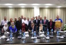 رئيس الوزراء يبحث مع الأخصائيين النفسيين دراسة حول العنف