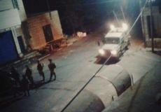 قوات الاحتلال تقتحم منازل عائلات 3 شهداء جنوب بيت لحم