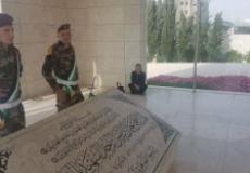 فدوى البرغوثي تعتصم داخل ضريح عرفات