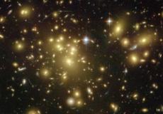 الكثير من النجوم تتكتل مع بعضها البعض في الفضاء