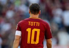 نجم روما الإيطالي إنزو توتي