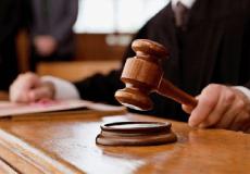 محكمة جرائم الفساد تدين موظف عام بجريمة التهاون في أداء الواجبات الوظيفية