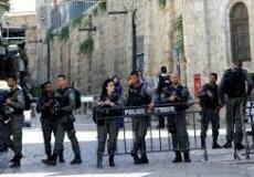 الاحتلال يستدعي 3 موظفين من الأوقاف ويمنعهم من دخول الأقصى