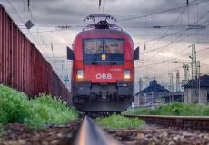 احد قطارات البضائع فى النمسا