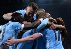 لاعبو مانشستر سيتي يحتفلون بالهدف