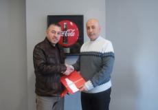 جرى توقيع الاتفاقية في مقر شركة المشروبات الوطنية في بيتونيا 