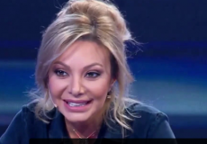 شاهد برنامج اكلناها على قناة لنا بث مباشر - ندين تحسين بك