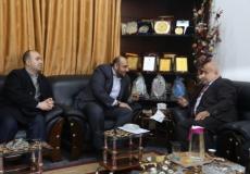 خلال الاجتماع