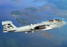 قال مسؤلون إن المقاتلة تحطمت بعد إقلاعها بقليل